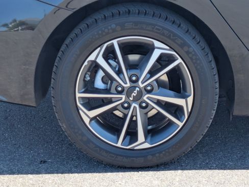 Certified 2024 Kia Forte LXS FWD image 9
