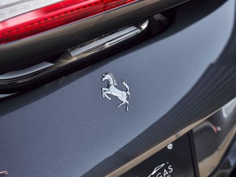 Used 2022 Ferrari F8 Tributo image 17