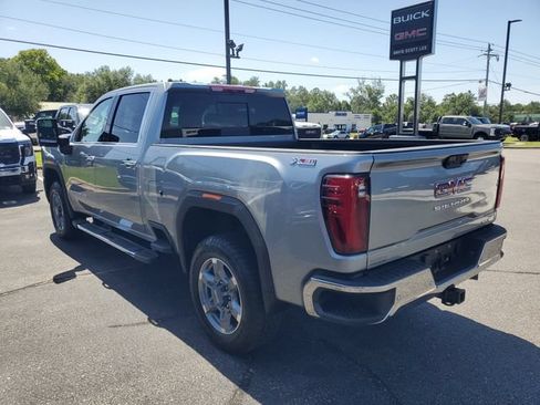 Used 2026 GMC Sierra 2500 SLT AWD/4WD image 3