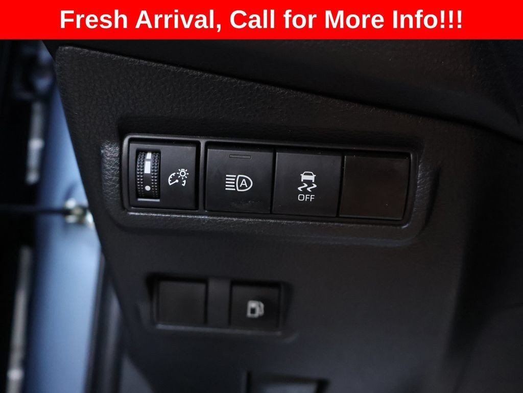 Used 2024 Toyota Corolla Cross AWD Hybrid image 34