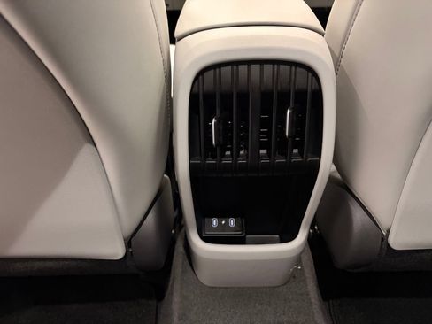 Used 2024 Hyundai Kona Limited FWD image 12