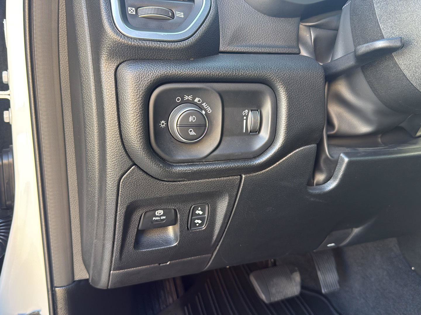 Used 2025 RAM 1500 Big Horn AWD/4WD image 25