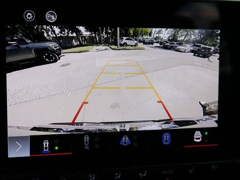 Used 2024 GMC Canyon AT4X image 27