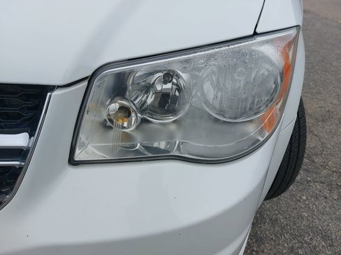 Used 2019 Dodge Grand Caravan SE image 33