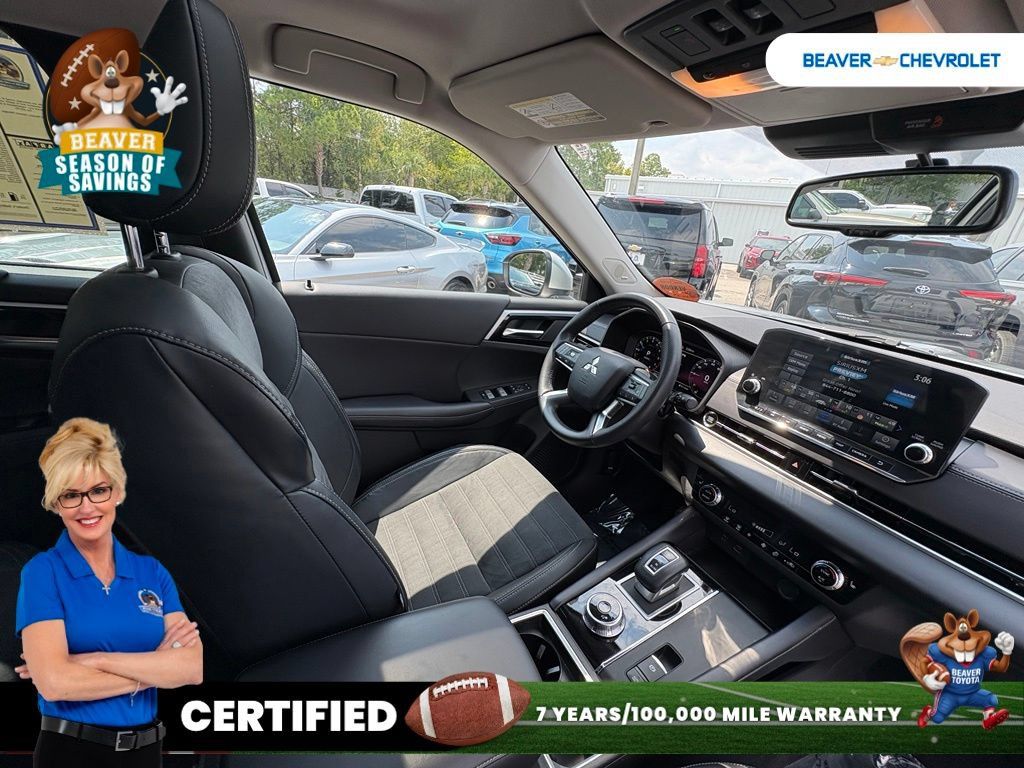 Used 2023 Mitsubishi Outlander SE FWD image 32