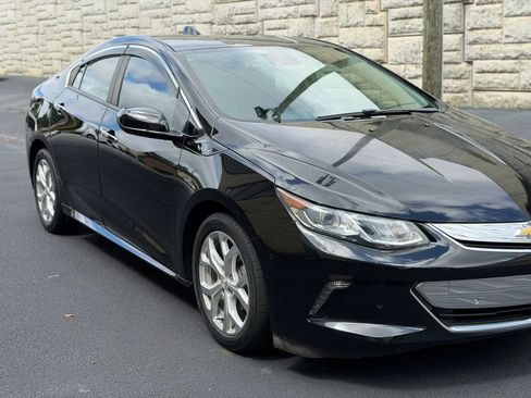 Used 2017 Chevrolet Volt Premier w/ Driver Confidence II Package FWD image 39