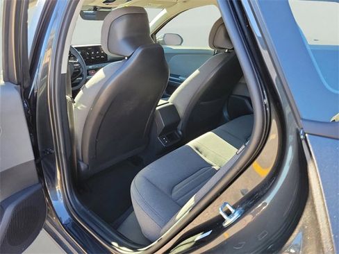 Used 2025 Kia K4 EX image 5