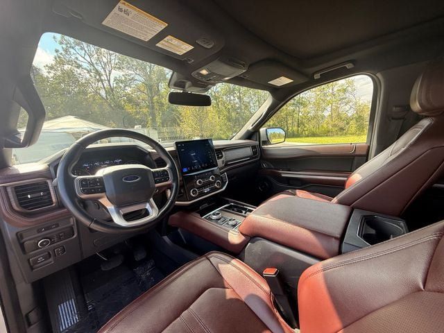 Used 2024 Ford Expedition Limited AWD/4WD image 23