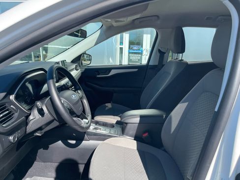 Used 2022 Ford Escape SE w/ Cold Weather Package AWD/4WD image 10