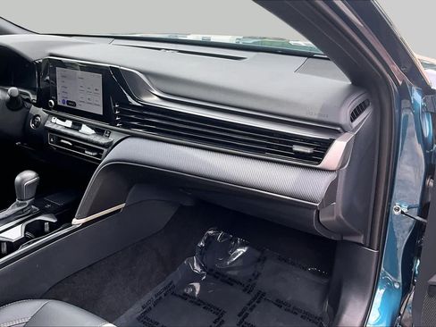 Used 2025 Toyota Camry SE w/ Convenience Package AWD/4WD image 18