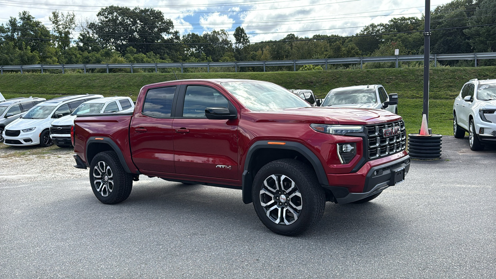 Used 2024 GMC Canyon AT4 AWD/4WD image 2