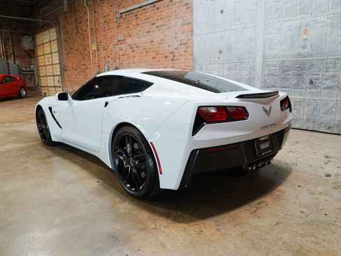Used 2019 Chevrolet Corvette Stingray Coupe w/ 1LT RWD image 13