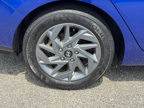 Used 2024 Hyundai Elantra SEL FWD image 5