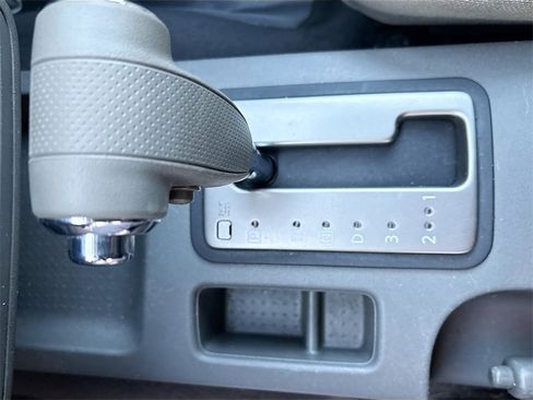 Used 2019 Nissan Frontier SV image 16