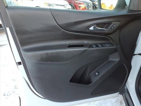 Used 2024 Chevrolet Equinox LT image 11