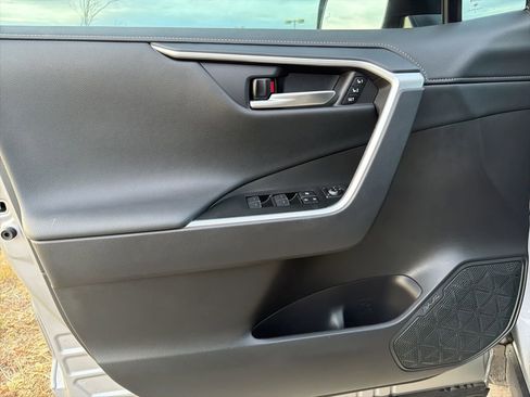 Used 2025 Toyota RAV4 Limited w/ Advanced Technology Package image 11