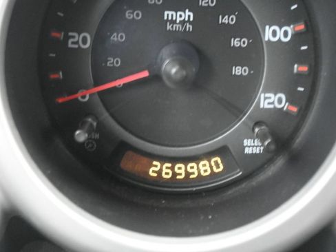 Used 2005 Honda Element EX image 15