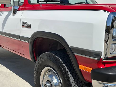 Used 1991 Dodge D/W Truck 250 image 28