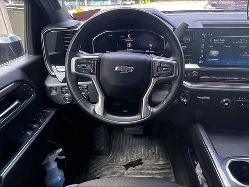 Used 2024 Chevrolet Silverado 2500 LT w/ Midnight Edition image 4