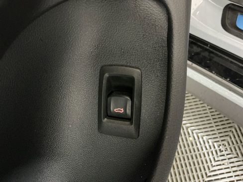 Certified 2025 BMW 430i w/ M Sport Package image 27