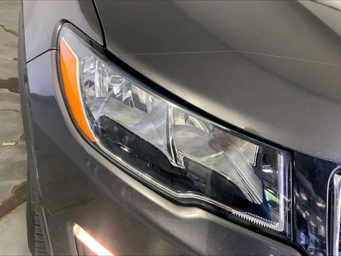 Used 2018 Jeep Compass Latitude w/ Popular Equipment Group AWD/4WD image 26