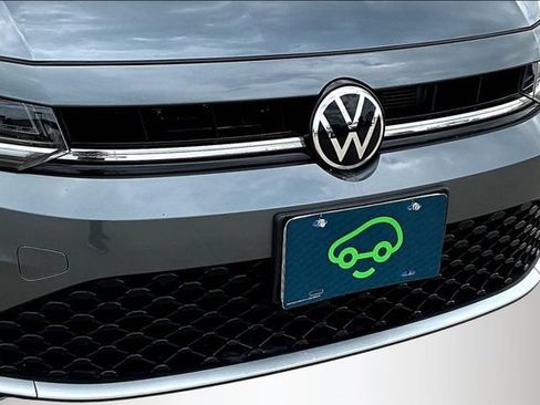 Used 2025 Volkswagen Jetta SE FWD image 31
