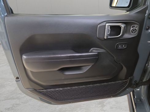 Used 2024 Jeep Wrangler Unlimited Rubicon image 10