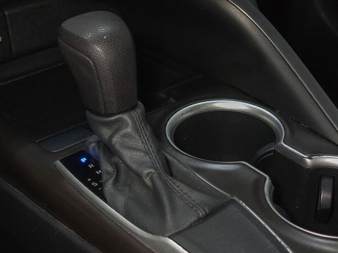 Used 2021 Toyota Camry LE image 31