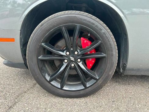 Used 2018 Dodge Challenger SXT Plus RWD image 9
