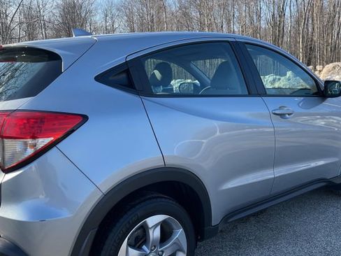 Used 2021 Honda HR-V LX image 11