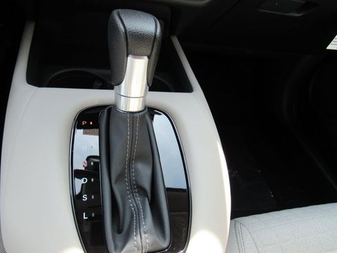 Certified 2024 Honda HR-V LX image 14