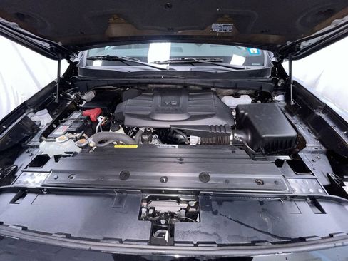 Used 2023 Nissan Titan SV w/ SV Convenience Package image 12