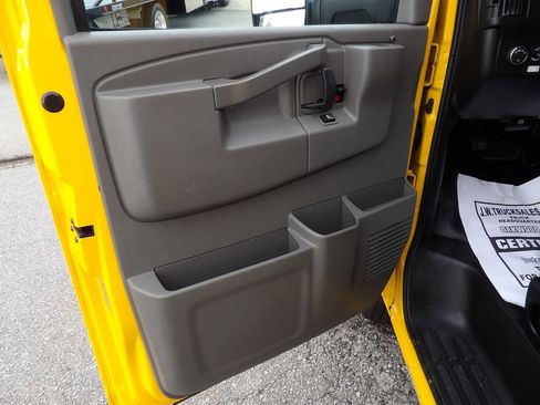 Used 2021 GMC Savana 3500 Extended w/ Power Convenience Package image 14