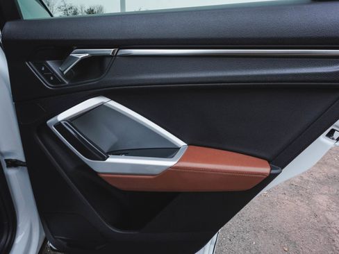 Used 2023 Audi Q3 2.0T Premium w/ Convenience Package image 11