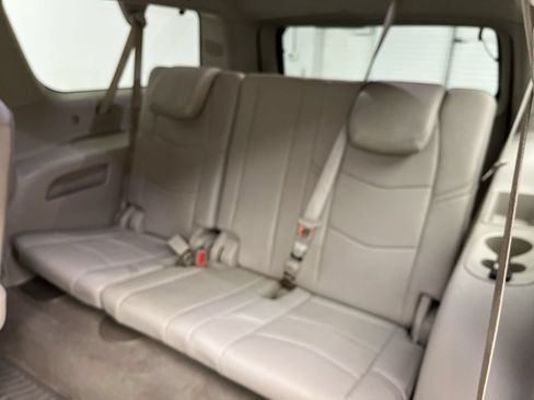 Used 2018 Cadillac Escalade ESV Premium Luxury AWD/4WD image 15