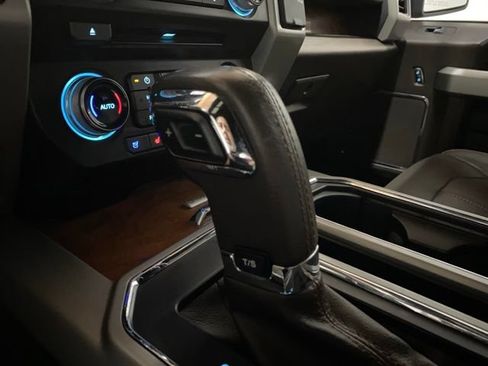 Used 2015 Ford F150 King Ranch w/ Equipment Group 601A Luxury AWD/4WD image 53