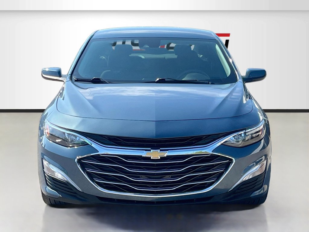 Used 2025 Chevrolet Malibu RS w/ LPO, Floor Liner Package FWD image 2