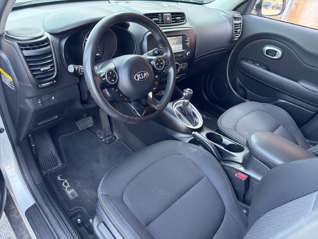 Used 2017 Kia Soul + FWD image 10
