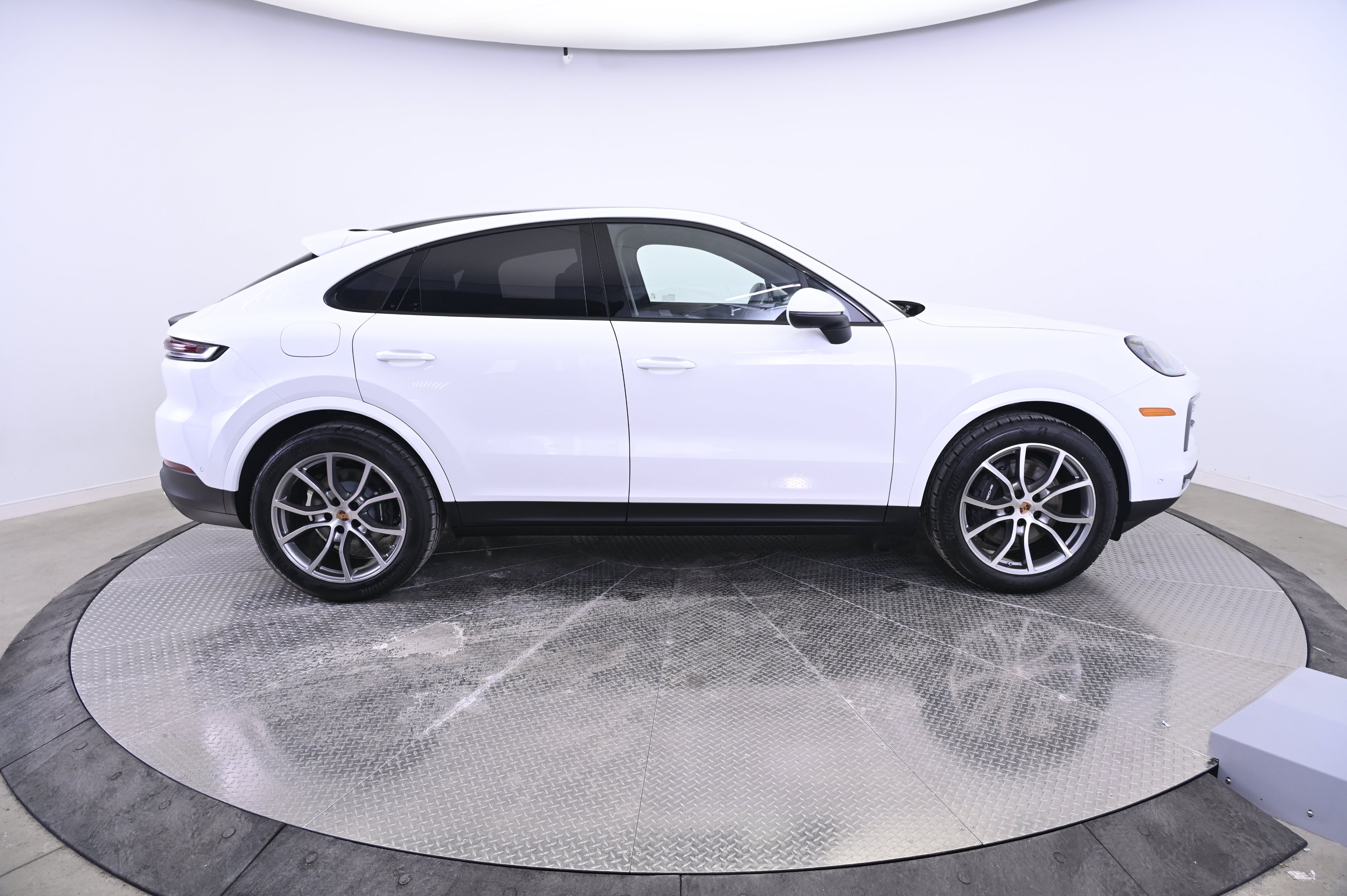 Used 2026 Porsche Cayenne Coupe AWD/4WD image 8