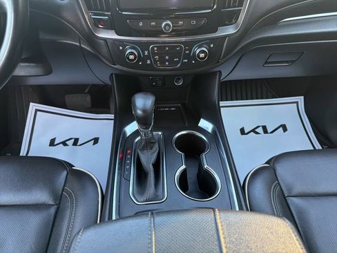 Used 2023 Chevrolet Traverse Premier image 28