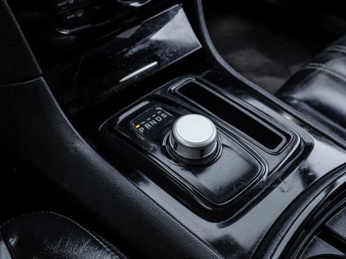 Used 2019 Chrysler 300 S RWD image 34