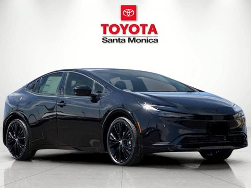 New 2027 Toyota Prius FWD image 1