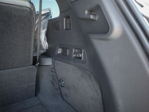New 2026 Mercedes-Benz GLS 450 4MATIC image 40