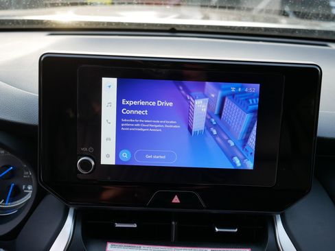 Used 2023 Toyota Venza LE image 30