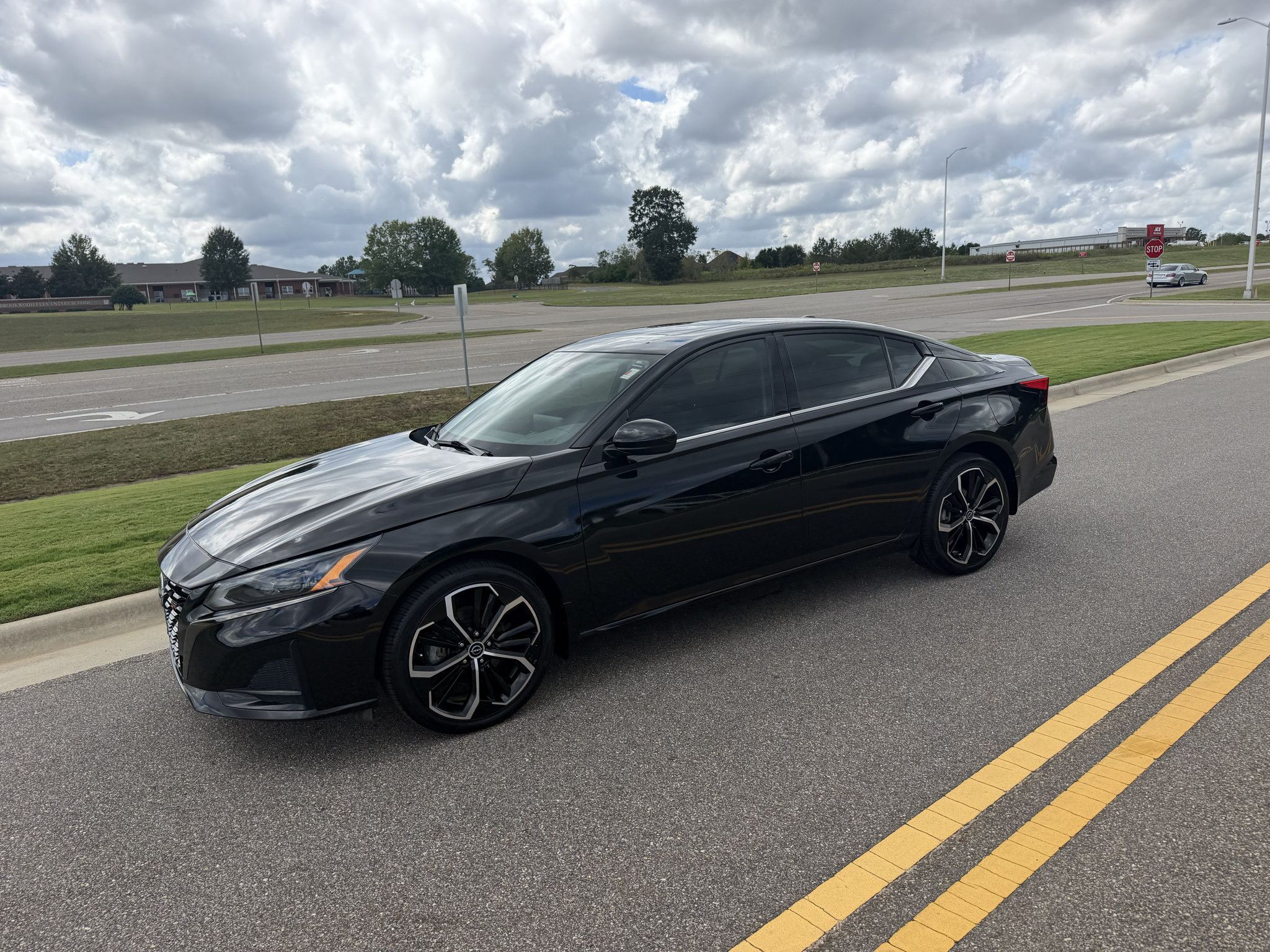 Used 2023 Nissan Altima 2.5 SR w/ SR Premium Package AWD/4WD image 18