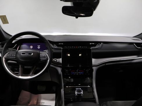 Used 2023 Jeep Grand Cherokee Altitude image 18