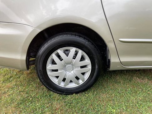 Used 2004 Toyota Sienna LE image 18