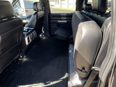 Used 2020 Ford F150 Lariat w/ Equipment Group 502A Luxury AWD/4WD image 18