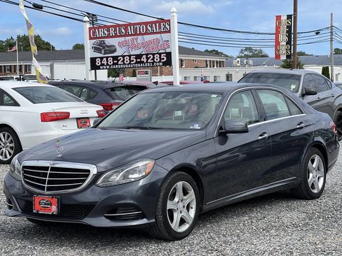 Used 2014 Mercedes-Benz E 350 4MATIC Sedan image 3