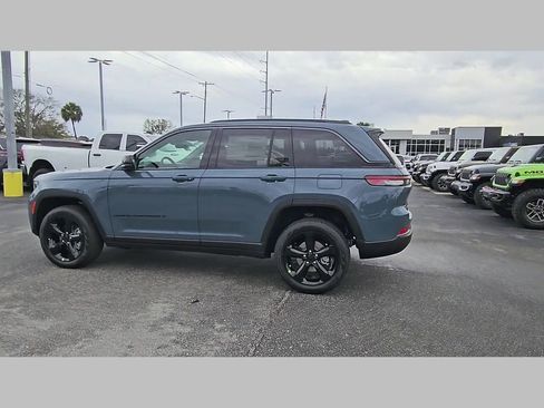 New 2026 Jeep Grand Cherokee Limited w/ Limited Altitude Package RWD image 29